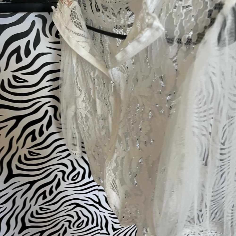 Blouse (versatile) - Picture 3 of 4